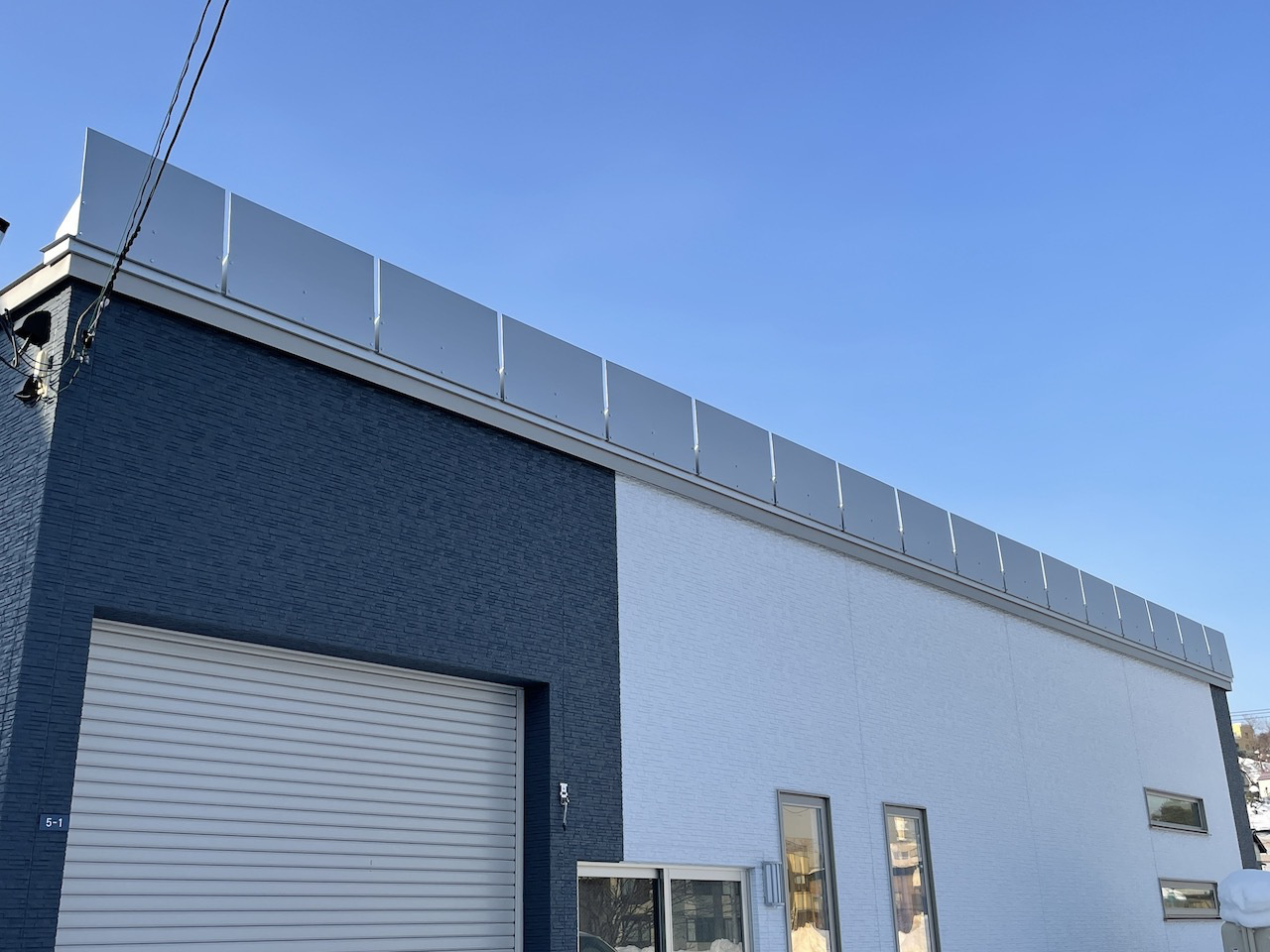 雪庇をガードするオリジナル防止ユニット