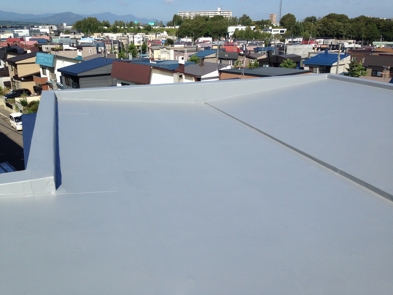 無落雪屋根の雨漏り修理工事